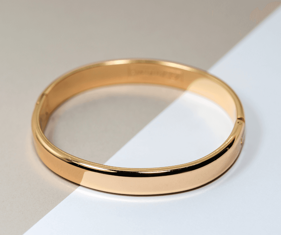 How Hidden Message Bracelets Strengthen Emotional Bonds Expressing Playful Affection and Building Trust and Exclusivity