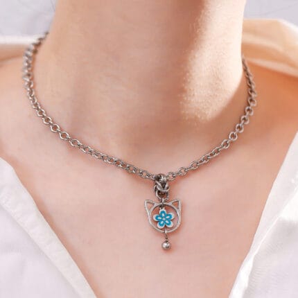 Lockable kitten collar with blue flower pendant and engravable hex clasp